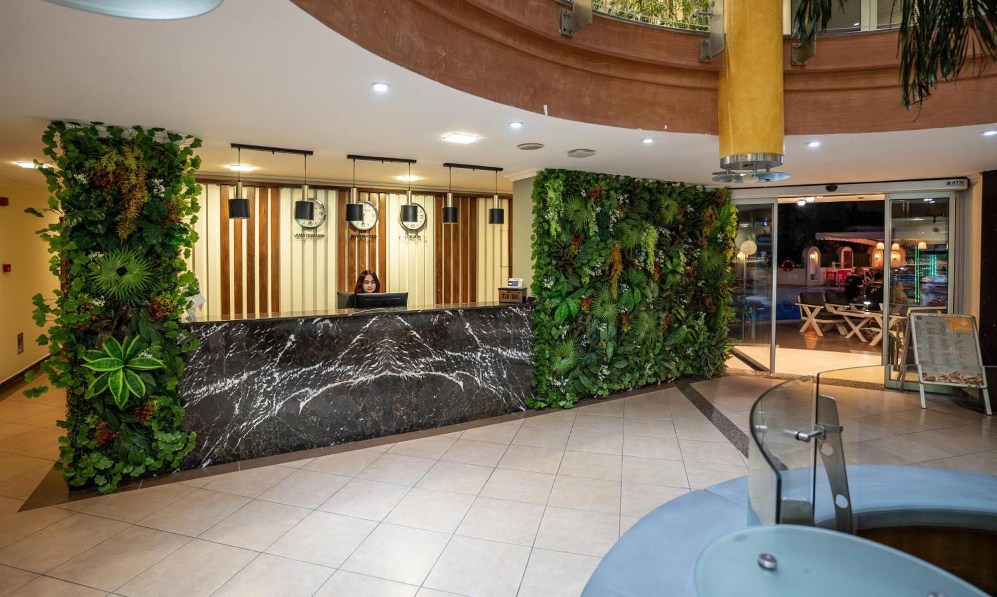 Club Karakas Otel 4*